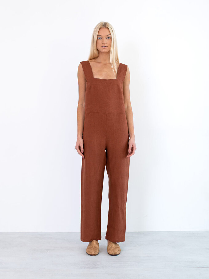 Bild 4 von DAKOTA ärmelloser Leinen Jumpsuit in Rust, you can also choose other colors above von Love and Confuse