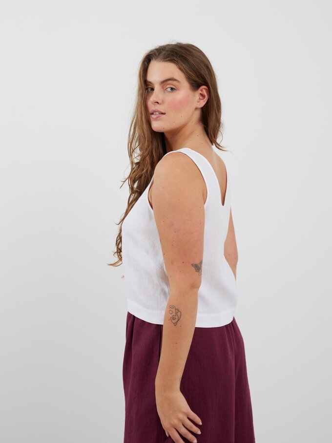 Image 4 of CALI Linen Tank Top in White from Love and Confuse