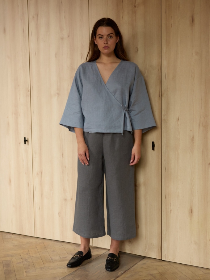 Image 3 of RILEY cropped wide-leg linen pants in Light Grey, featuring an elastic waistband, from Love and Confuse.